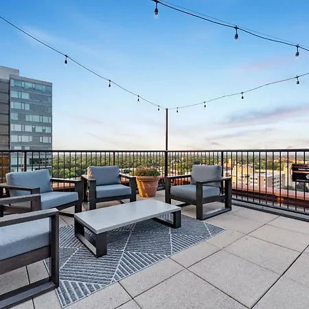 Oak Park Downtown King Bed Rooftop Fitness Center Top Flr City View