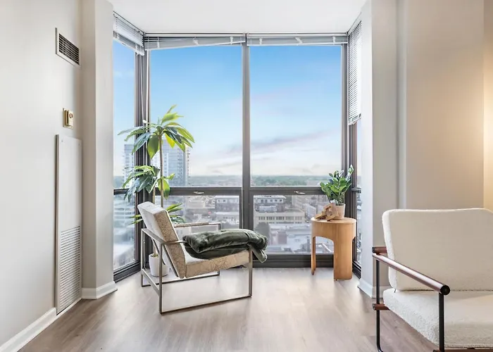Downtown King Bed Rooftop Fitness Center Flr View