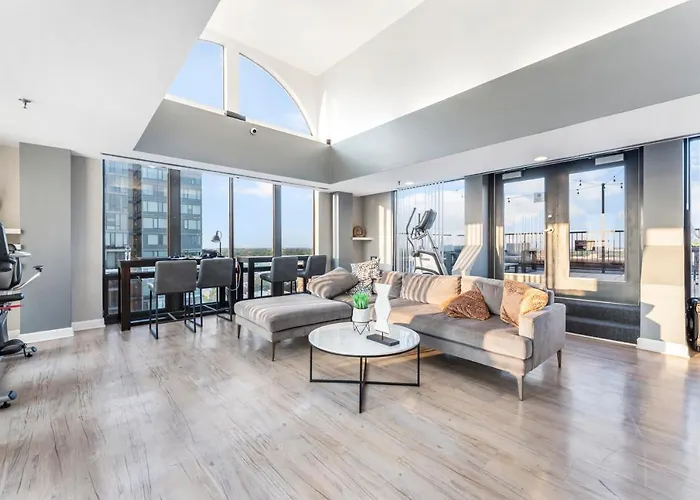 Casa de férias Downtown King Bed Rooftop Fitness Center Flr View Oak Park